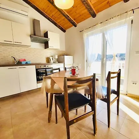 Apartman In With Sea View, Balcony, Air Conditioning, Wifi 4325-2 *