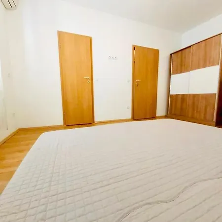 In With Sea View, Balcony, Air Conditioning, Wifi 4325-2 Apartman *
