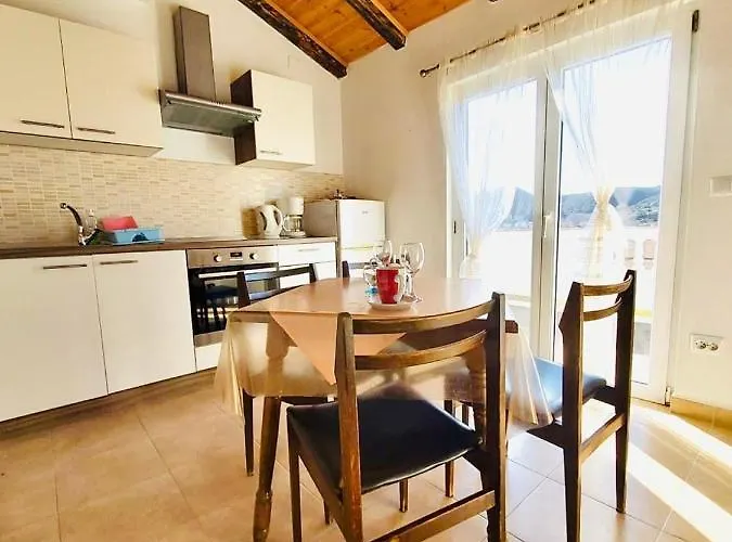 Apartman In With Sea View, Balcony, Air Conditioning, Wifi 4325-2 *