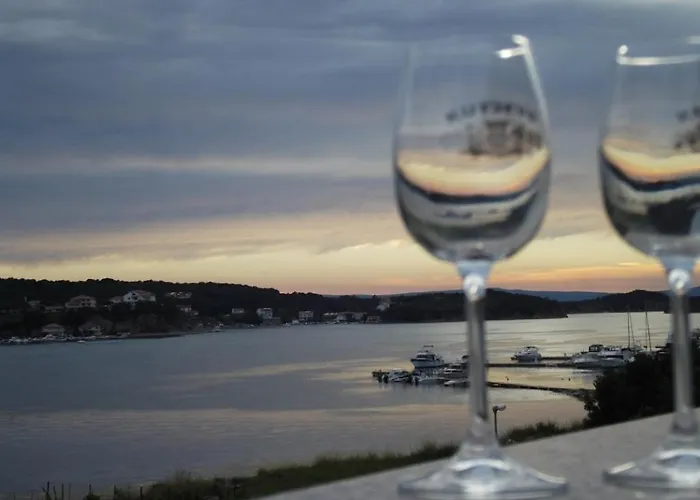 Lejlighed In With Sea View, Balcony, Air Conditioning, Wifi 4325-2 Supetarska Draga